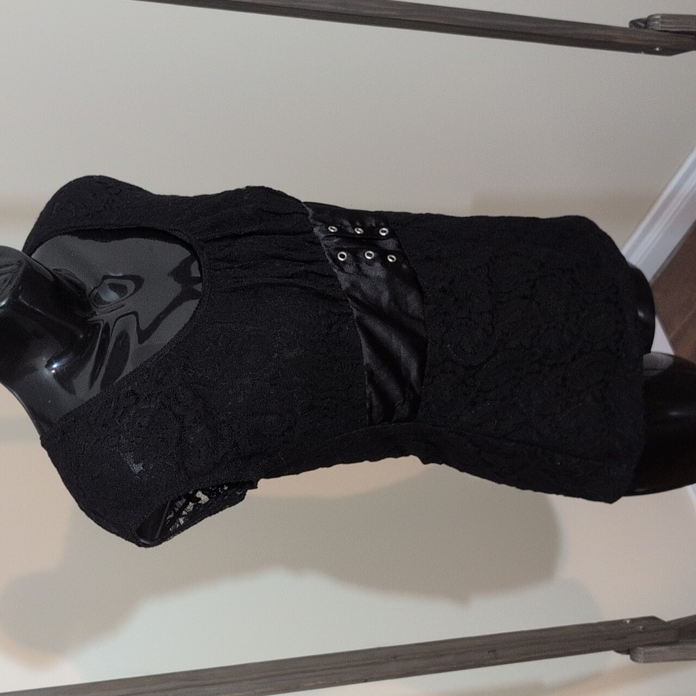 Digital | Elegant Black Lace Women's Top - Picture 2 of 11